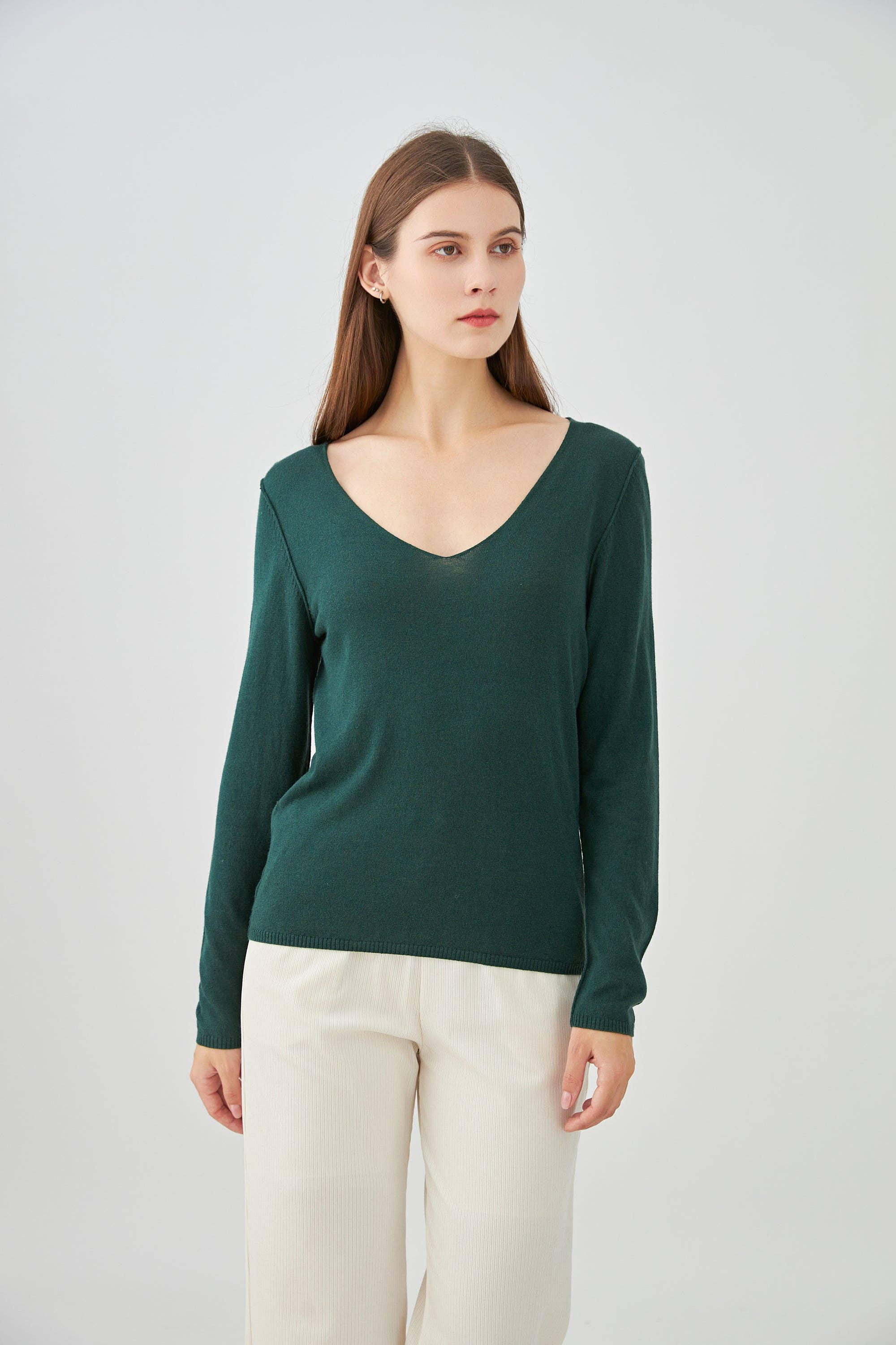 jw.atelier - Wholesale Knit Sweater - Women's - Cashmere silk V-neck sweater4