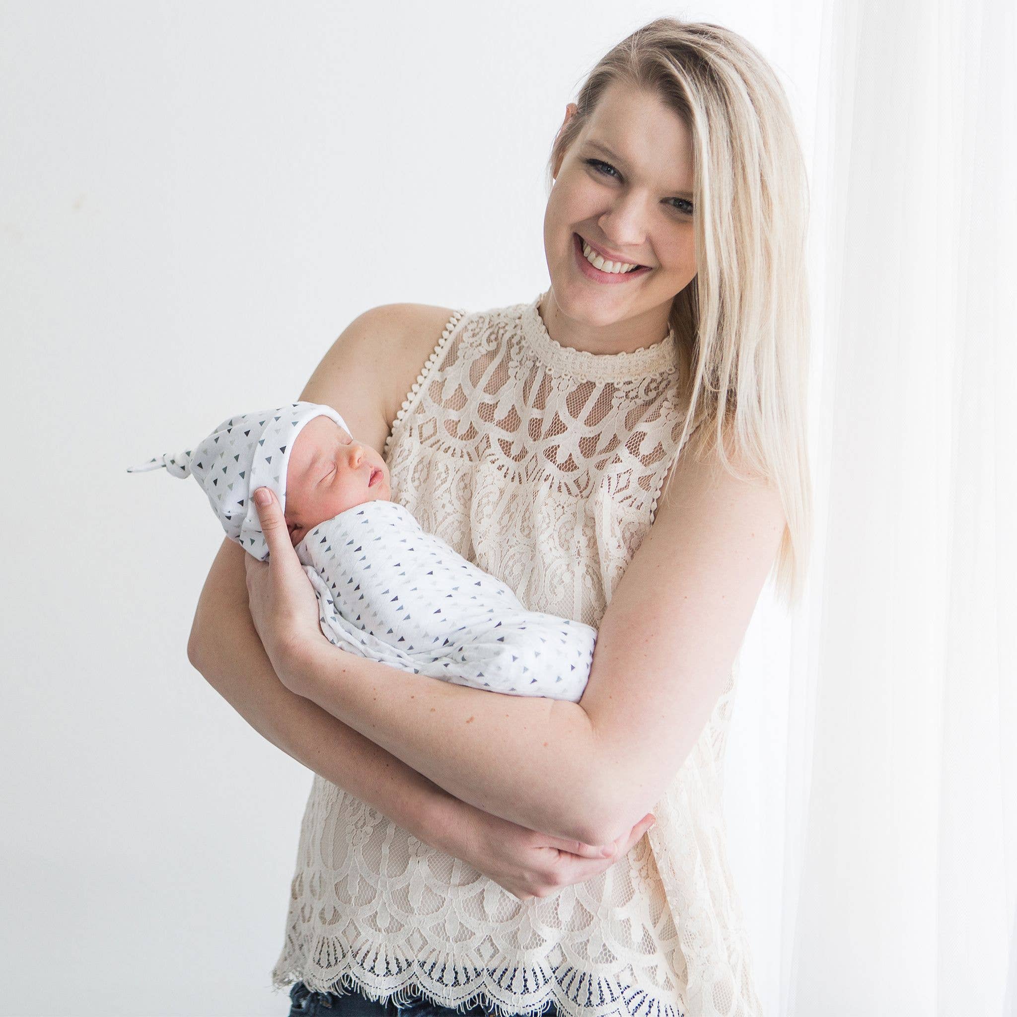 SwaddleDesigns - Venta al por mayor Mantita - Bebé - Manta para envolver de muselina con lunares franceses, algodón premium4