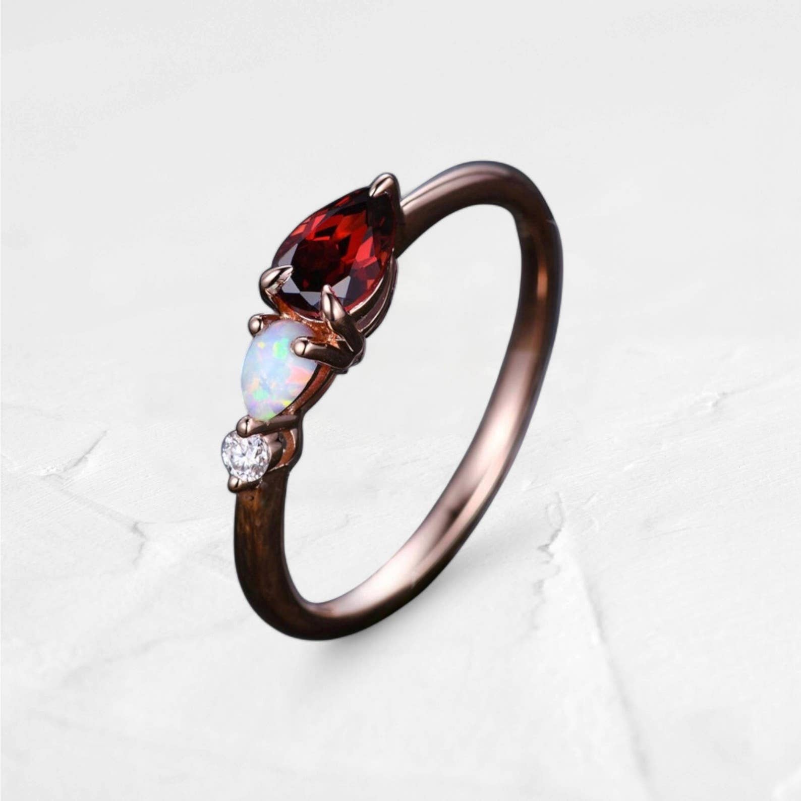 GEMPARA - Vente Bague avec plusieurs pierres - Bague trois pierres en rubis rouge, opale et moissanite en argent 9252