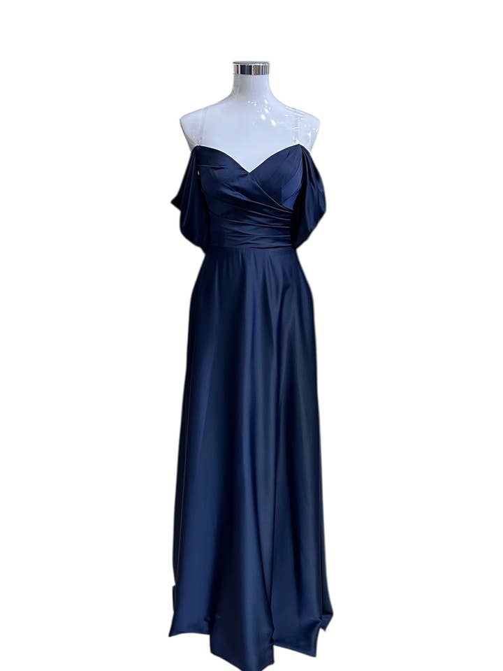 Robe de soirée évasée à col bâteau Bleu marine pour la vente par Les Voiliers
