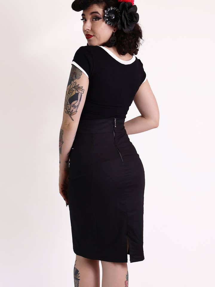 BONSAI KITTEN - Wholesale T-shirt (graphic) – women's - Vampira Tee Shirt3