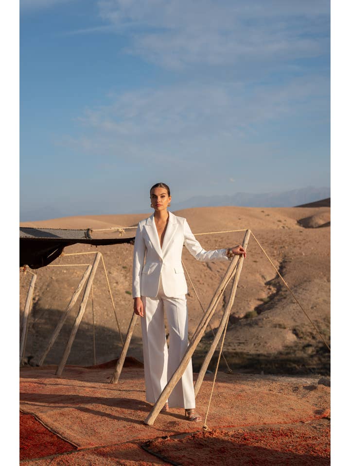 Attentif Paris - Vendita all'ingrosso Giacca elegante - Donna - Giacca aderente con bottone singolo, semplice - Collezione Timeless43