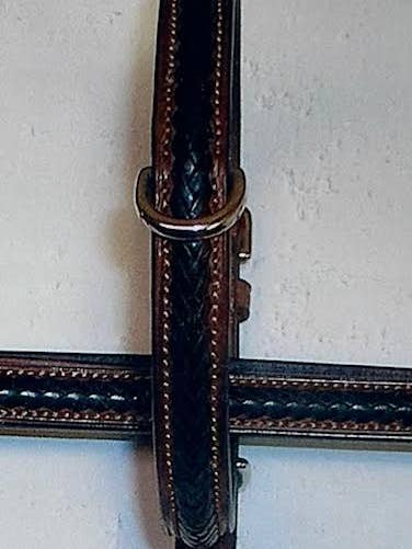 Coffret cadeau The Boss en cuir de qualité supérieure avec collier et laisse pour la vente par Made in Love Doggy Couture and Therapy Products