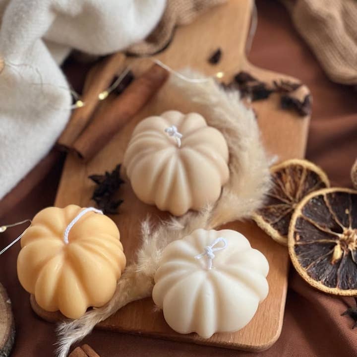 Maison Bohiti - Wholesale Novelty Candle - Soy Wax Autumn Pumpkin Candle - Unscented (7.5cm x 4.5cm)5