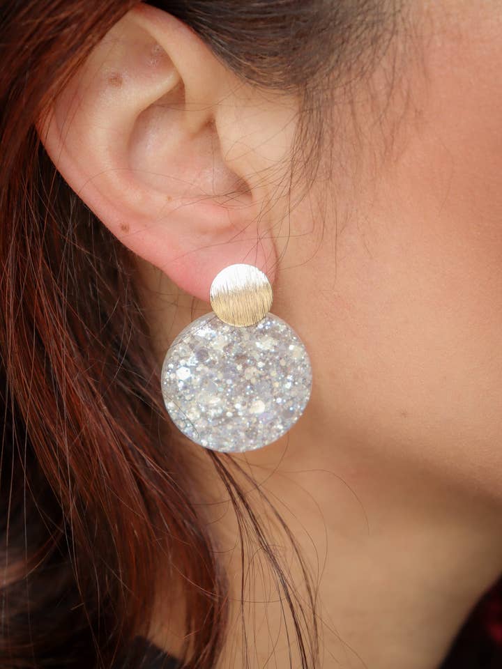 Béa Blanc Glacier Ohrringe aus Harz für den Großhandel von CG Home