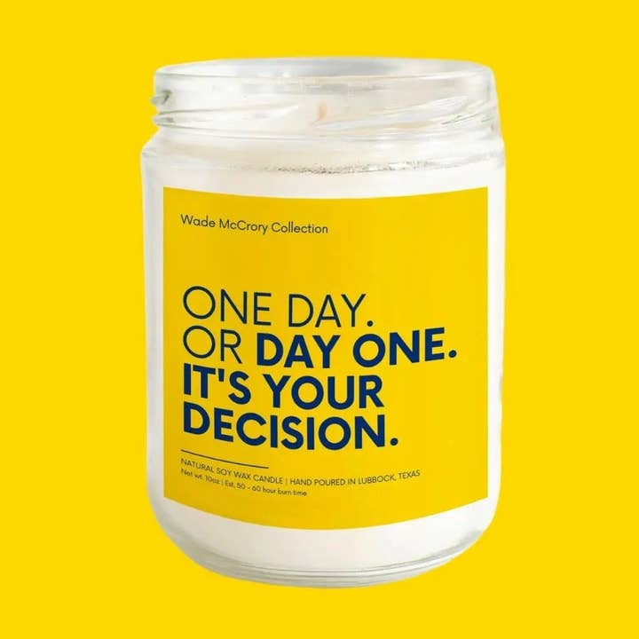 Een dag of dag één sojakaars voor wholesale door Wade McCrory Collection