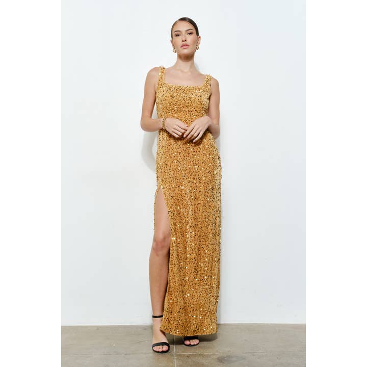 Robe maxi à bretelles à encolure carrée ornée de sequins pour la vente par INA