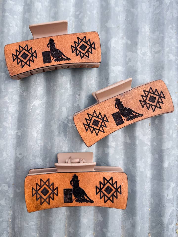 Barrel Racer - Pinza de Garra Teñida para venta al por mayor de Diamond Horseshoe Trading Co