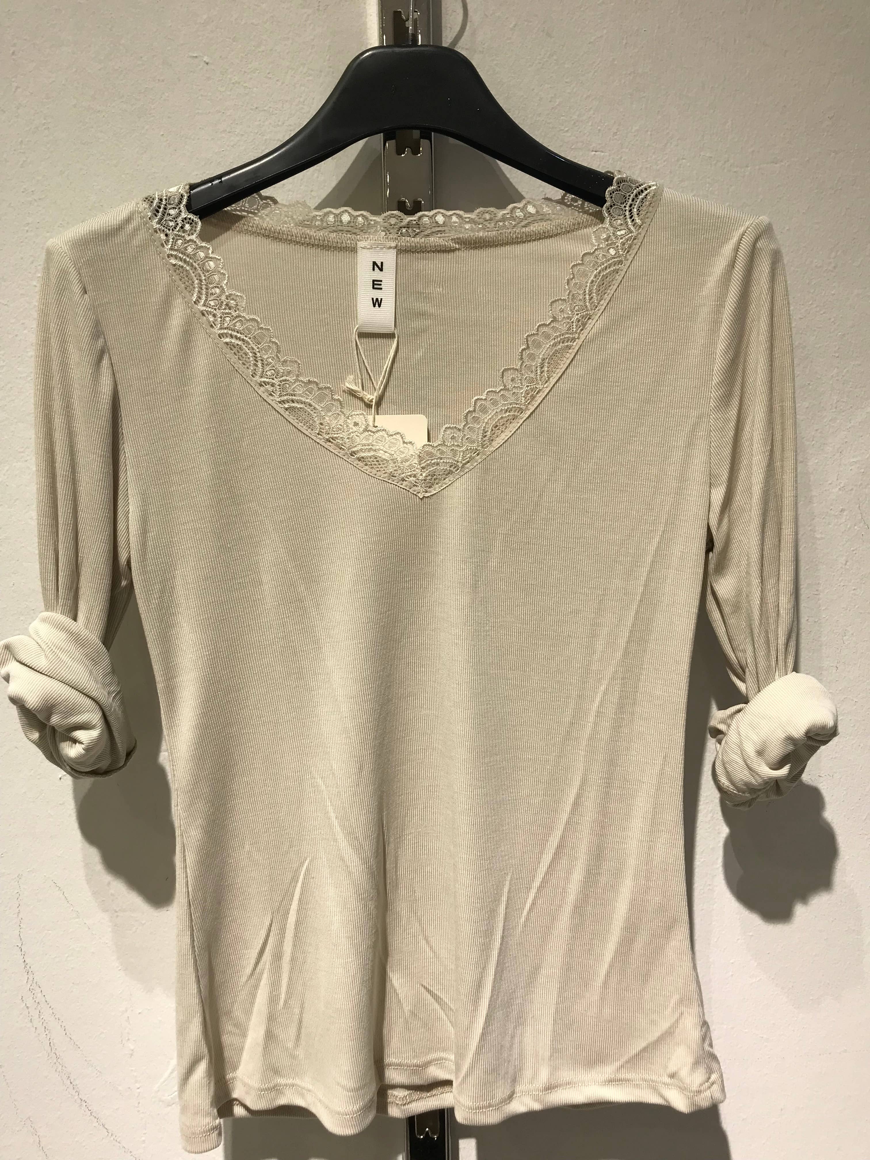 Only Yuan - Vendita all'ingrosso Camicetta - Donna - riferimento 20975 maglietta in pizzo2