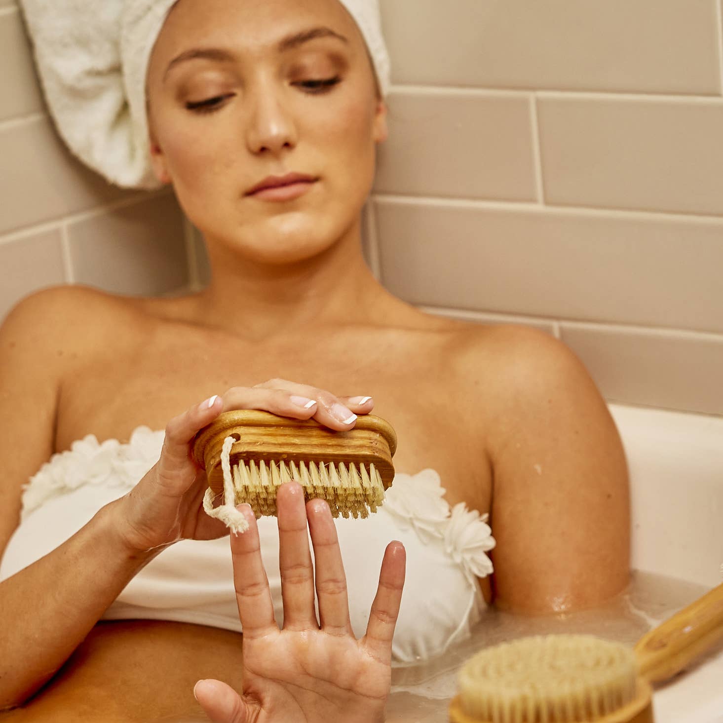 Baudelaire - Wholesale Nailcare Set - Bamboo 4" Nail Brush1