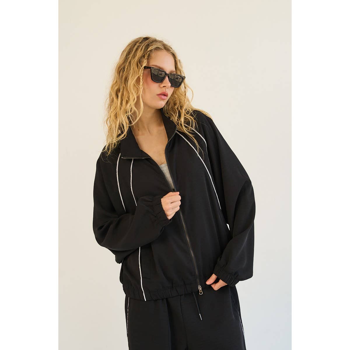 The GREii – wholesale Top & pants set (NOT Loungewear) – Women's – Metalic Piping Detail Top and Drawstring Pant Set 3