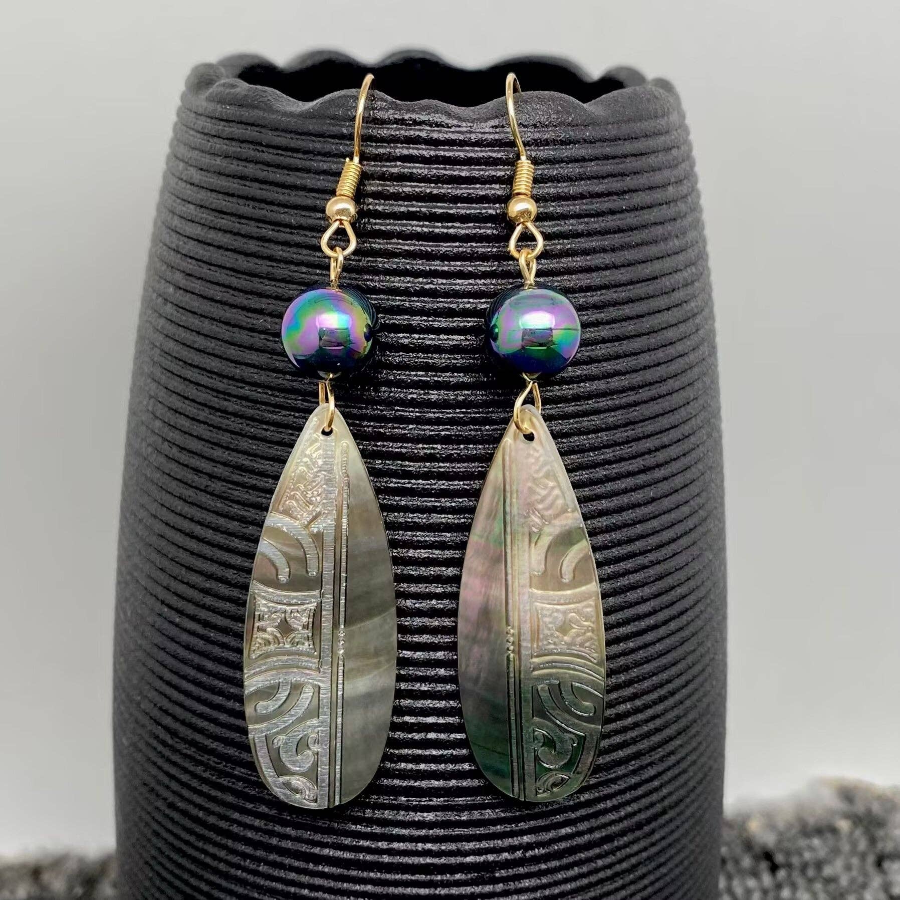 Mio Queena - Wholesale Dangle Earrings - Carved Abalone Shell Dangle Earrings1