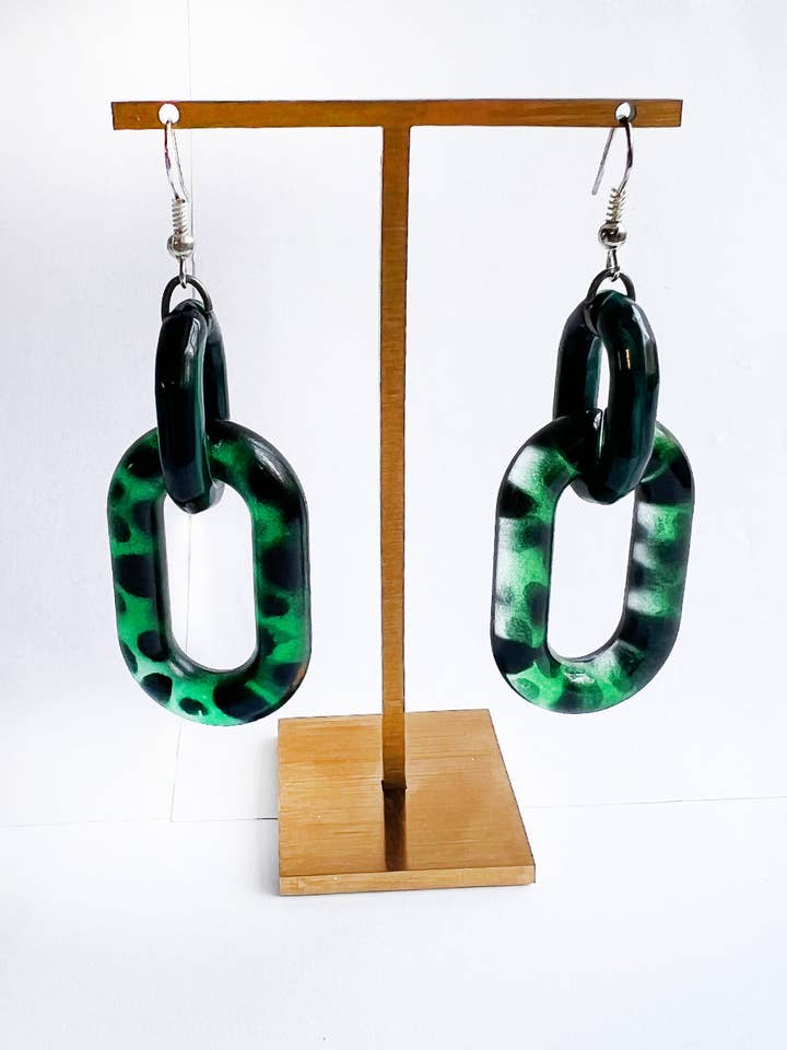 Infinite Colors Orecchini a catena ovale verde tartaruga per la vendita all'ingrosso da parte di cukimber