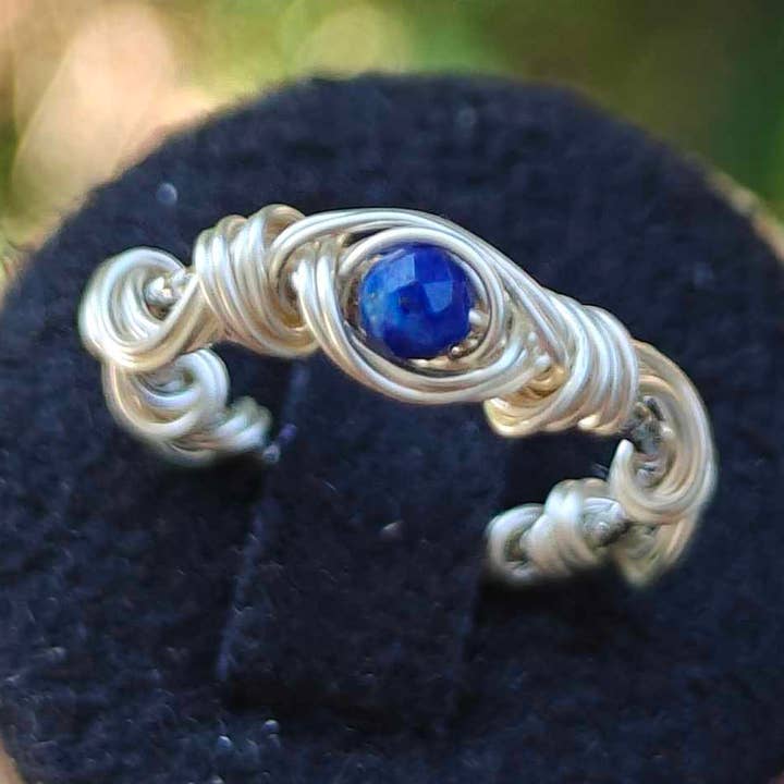 Adjustable ring in art wire and handmade natural stone for wholesale by Pompon La Tulipe