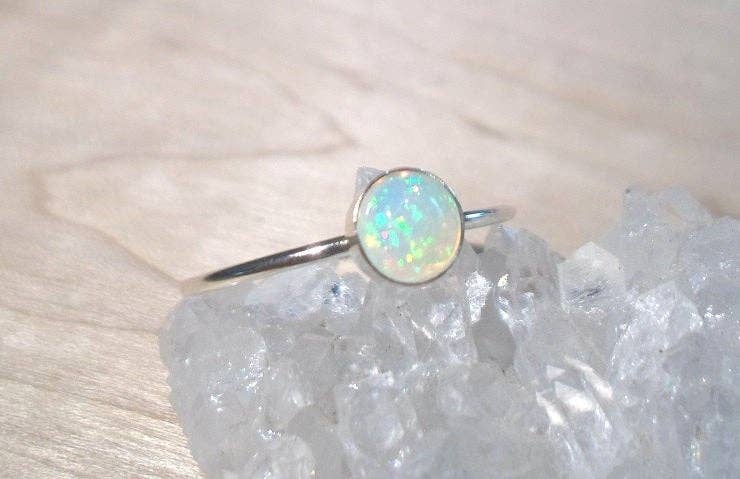 A Wild Violet – Großhandel Einzelstein-/Solitär-Ring – Stapelring des Opals3