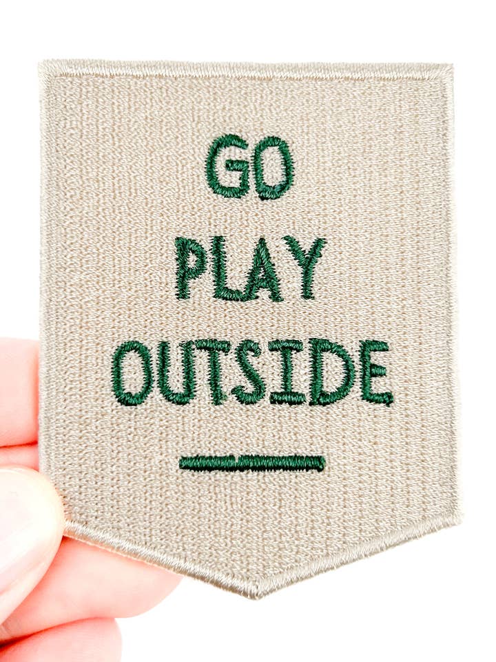 Parche bordado termoadhesivo Go Play Outside para exteriores para venta al por mayor de Field Trip Threads