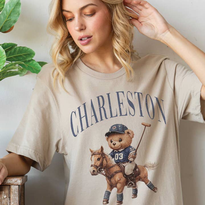 T-shirt graphique CHARLESTON TEDDY BEAR POLO CLUB pour la vente par BLUME & CO.
