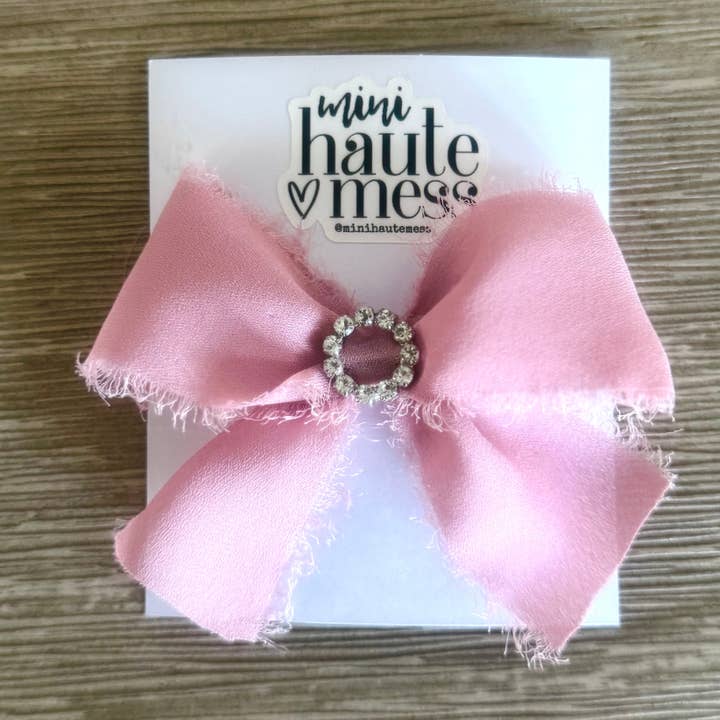 Beige handgjord chiffong hårrosettklämma (3”) | Halkfri alligatorklämma | Hårtillbehör för flickor för wholesale av Mini Haute Mess