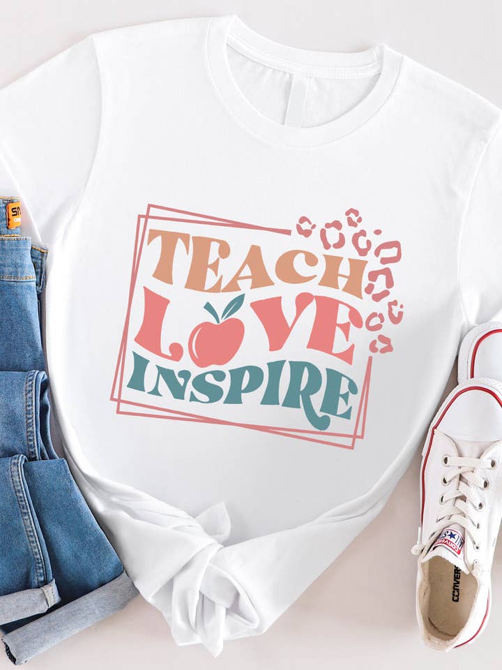 T-shirt graphique Teach Love Inspire pour la vente par Tickled Teal