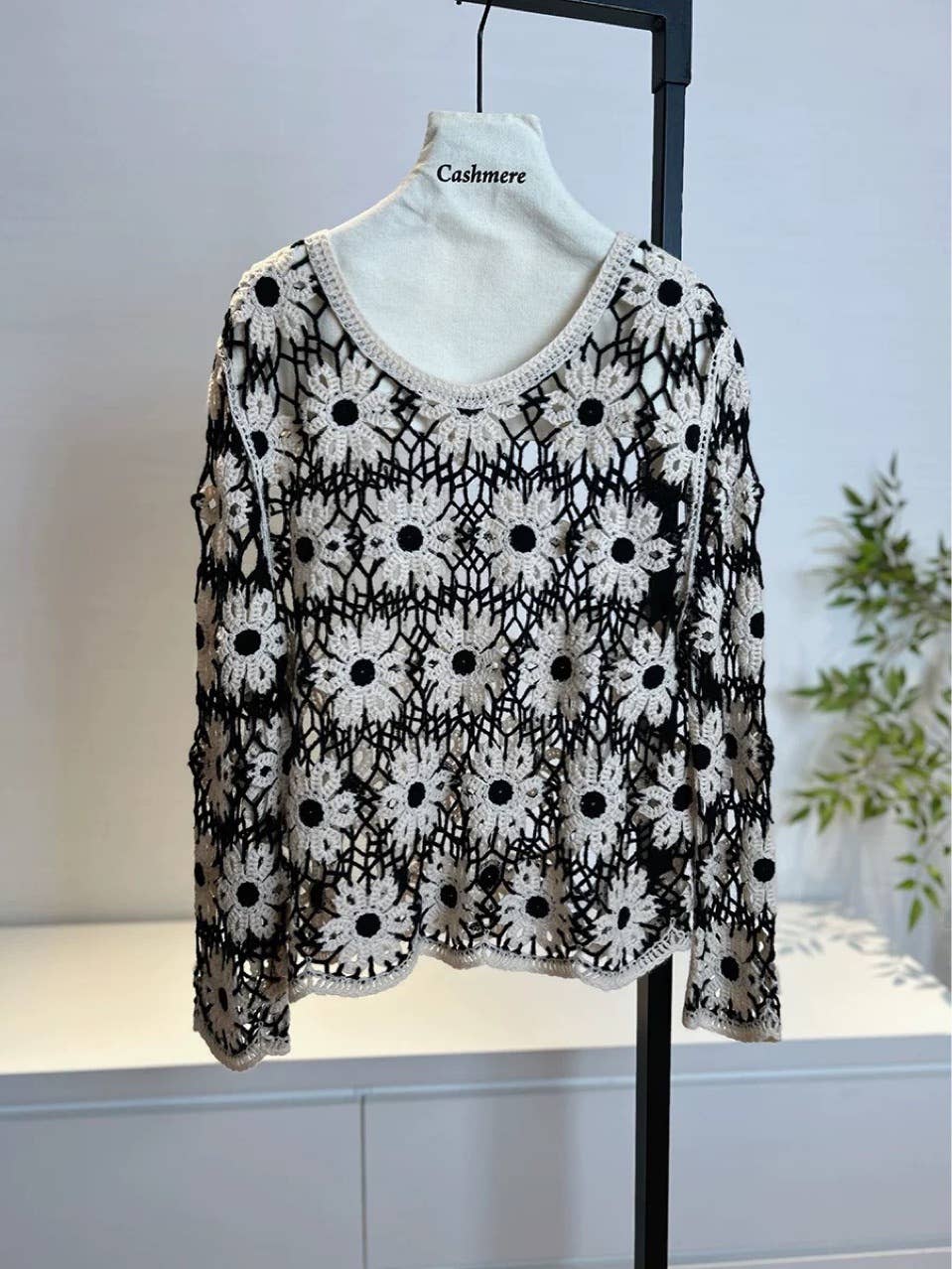 Noir Haut en maille crochet bohème à manches longues en vente sur Faire2