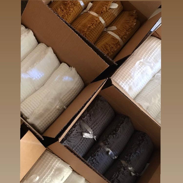 TranquilUSA – wholesale Prydnadsfilt – Waffelmönstrad mjuk filt i 100 % turkisk bomull - Senapsgul2