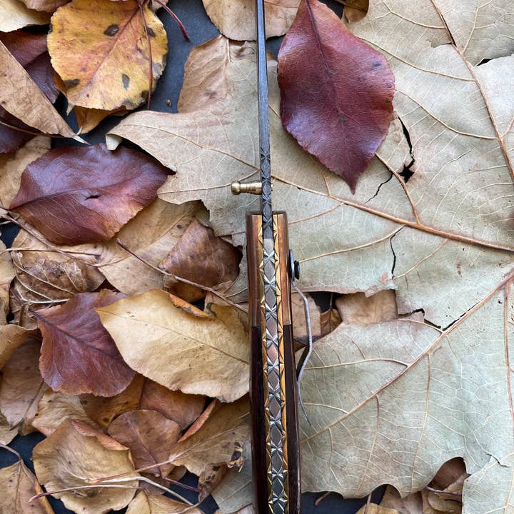 Titan International – Navalha e suporte por atacado – Faca Dobrável de Aço Damasco Lâmina Tanto Gravada Cabo de Nogueira e Bolster de Cobre Titan Pocket Samurai X TF-0121