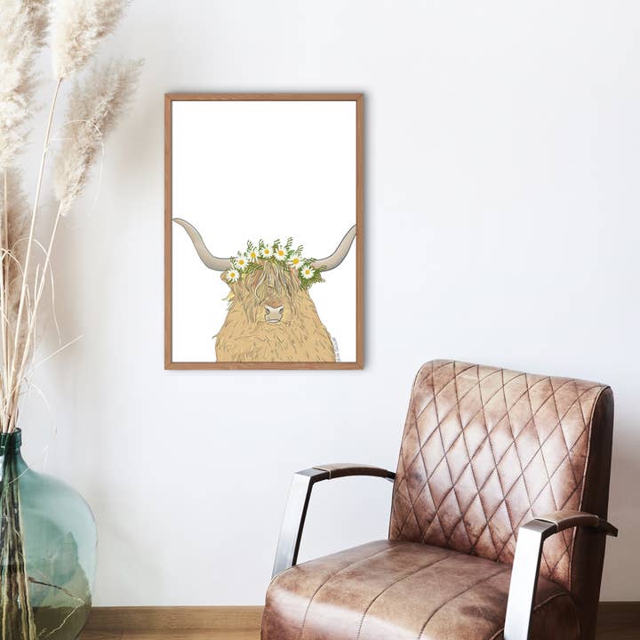 Lisa Trinca Art - Wholesale Art print - Highland cow and daisy crown digital illustration print1