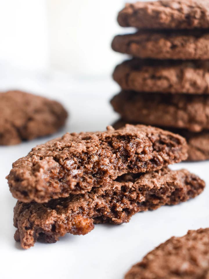Cookie petit-déjeuner triple chocolat chai sans gluten, végan et sans noix pour la vente par Sweet Eats