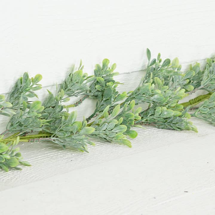 31271- 4ft Garland-Flocked Boxwood Leaves- for wholesale by Holiday Depot Inc.