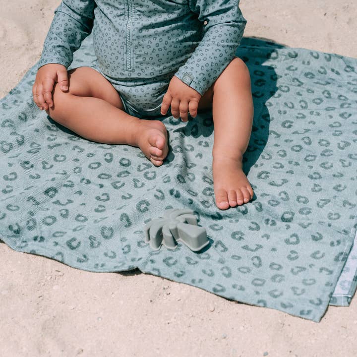 Groen Swim Essentials | Groene Katoenen Handdoek 135 x 65 cm for wholesale on Faire1