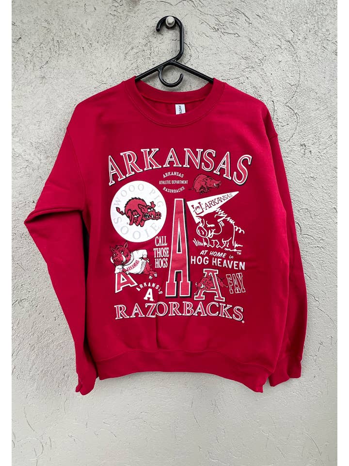 Southern Trend Clothing - Arkansas Razorbacks – Engroshandel Grafisk Sweatshirt - Dame – Arkansas Razorbacks Collage Sweatshirt