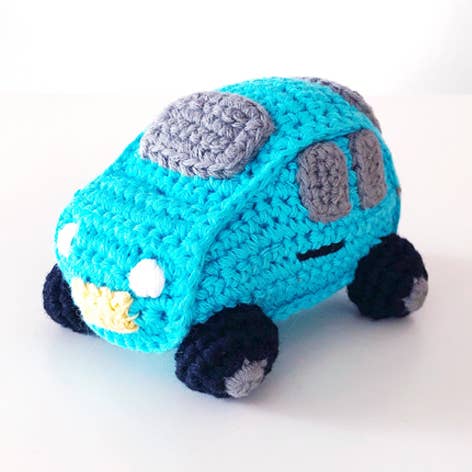 Sonaglio auto giocattolo all'uncinetto per neonati - turchese per la vendita all'ingrosso da parte di Pebblechild