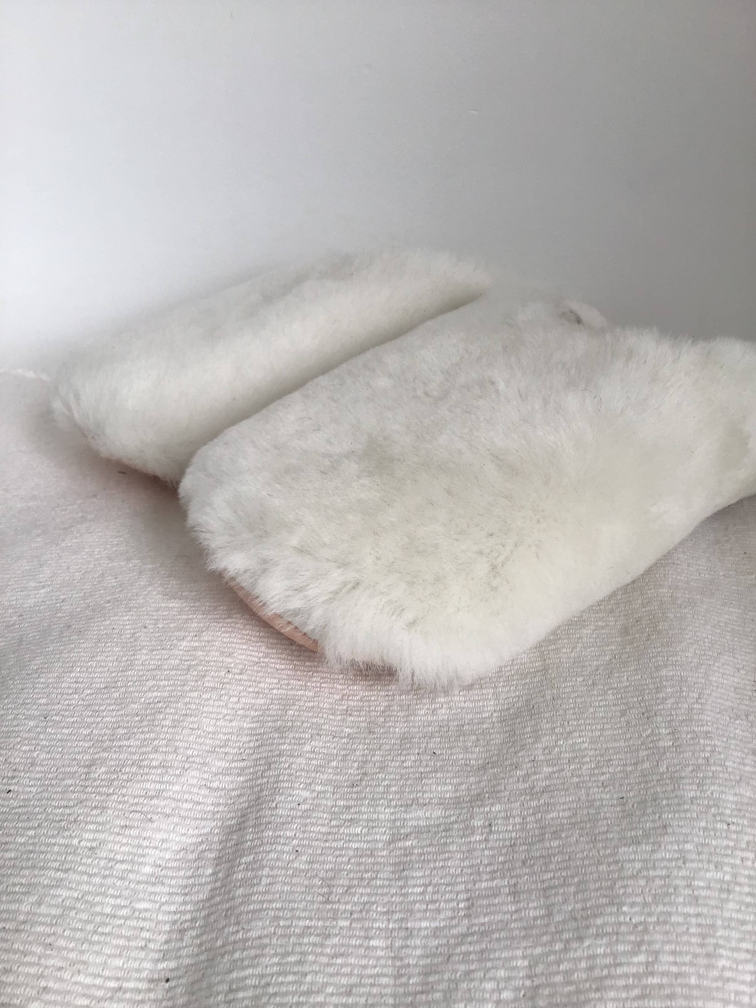 cru Pantufa zoé de couro ecru para venda a revendedores na Faire1