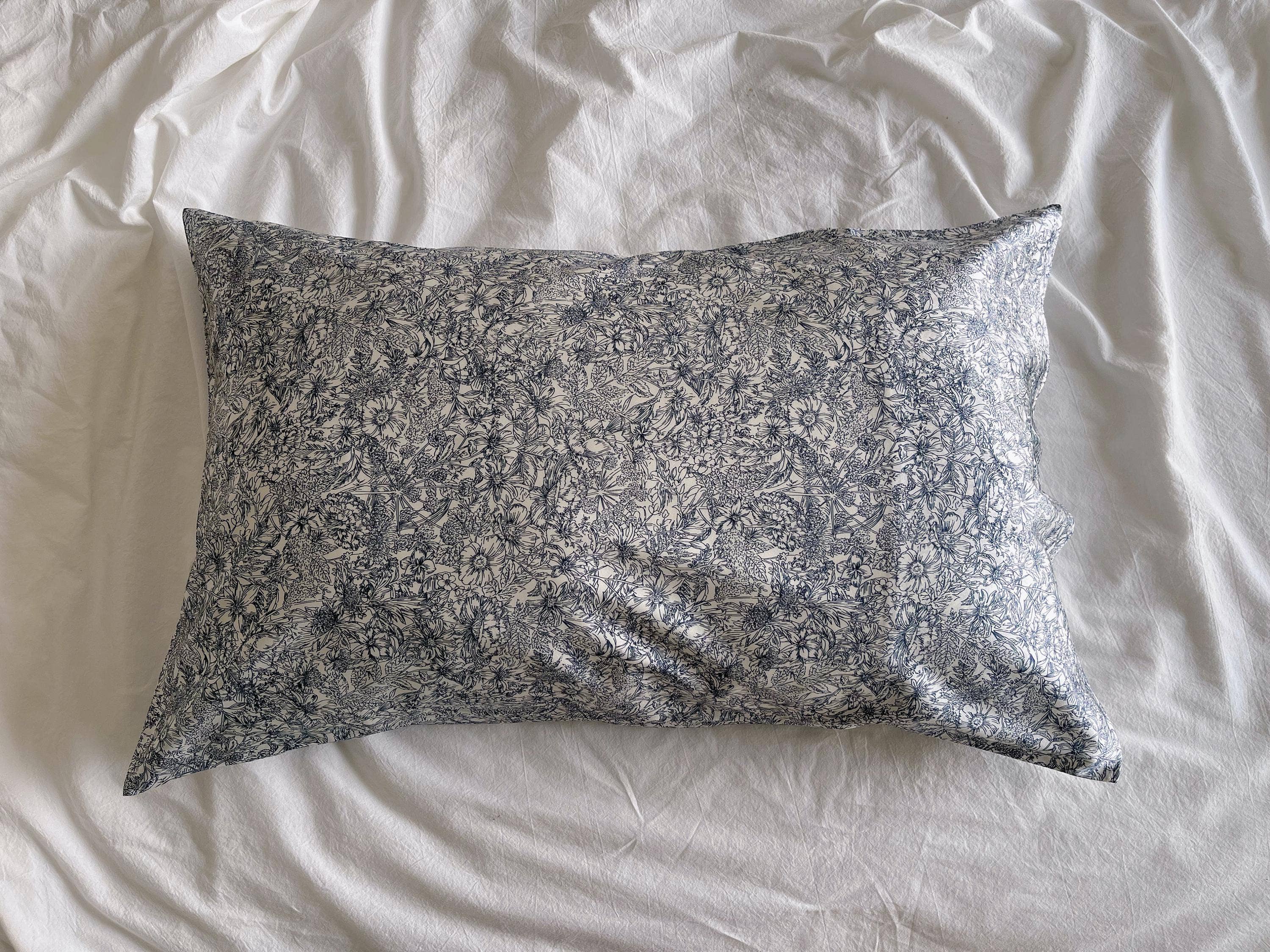 Lian Collection – wholesale Bedding pillowcase/sham – 100% Mulberry Silk Pillowcase - Floral Block-Print Design2