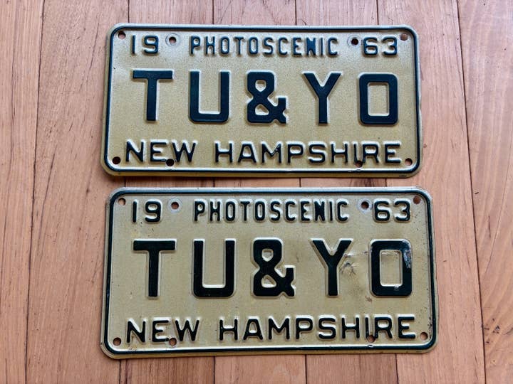 1963 New Hampshire Wunschnummernschild‑Paar – TU & YO für den Großhandel von RusticPlates