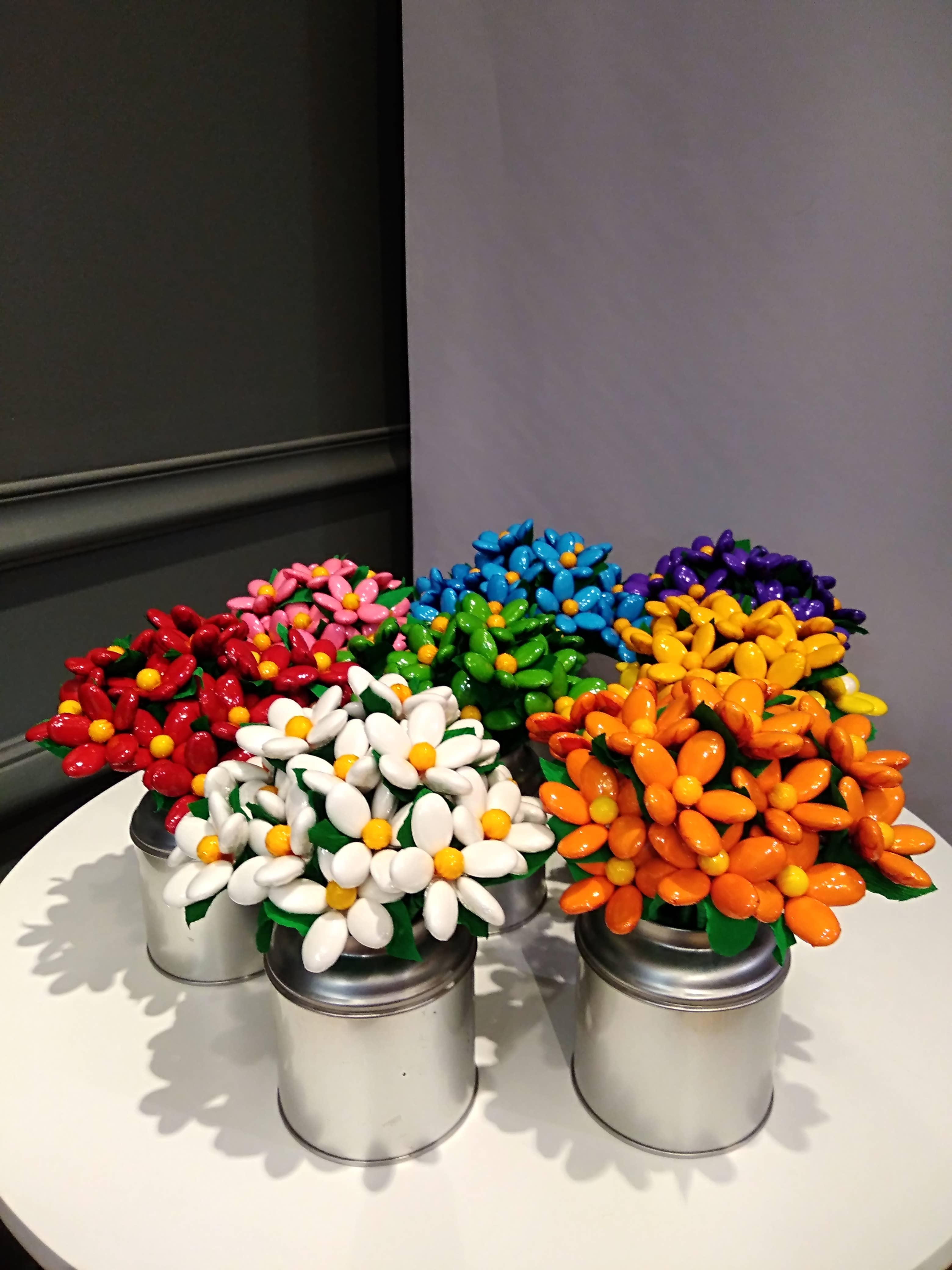 Fleurs-Thés en chocolat – wholesale Chokladtäckta godisar – Liten prästkrage i chokladdragerade mandlar2