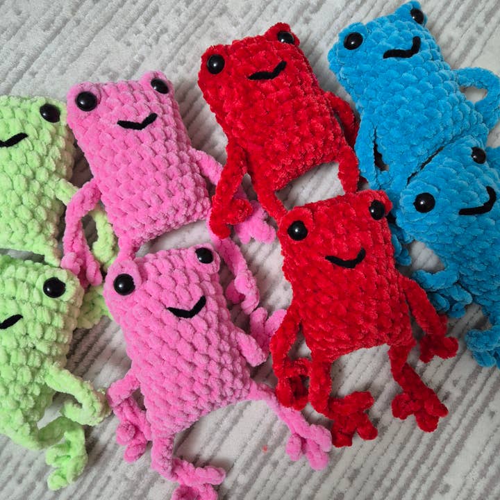 Crochet Plushie Leggy Frog, Amigurumi Stuffed Toy for wholesale by despinacrafting