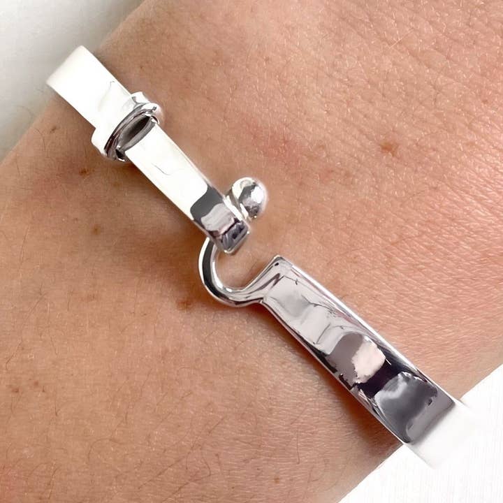 Haken und Kugel Silber Armreif Mini Handgelenk für den Großhandel von Mon Bijoux