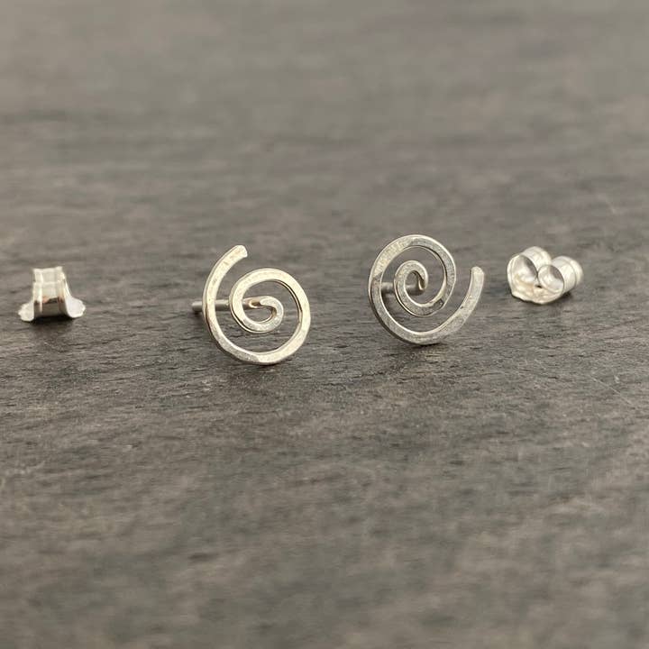 Clous à spirale en argent sterling pour la vente par BlighPosh