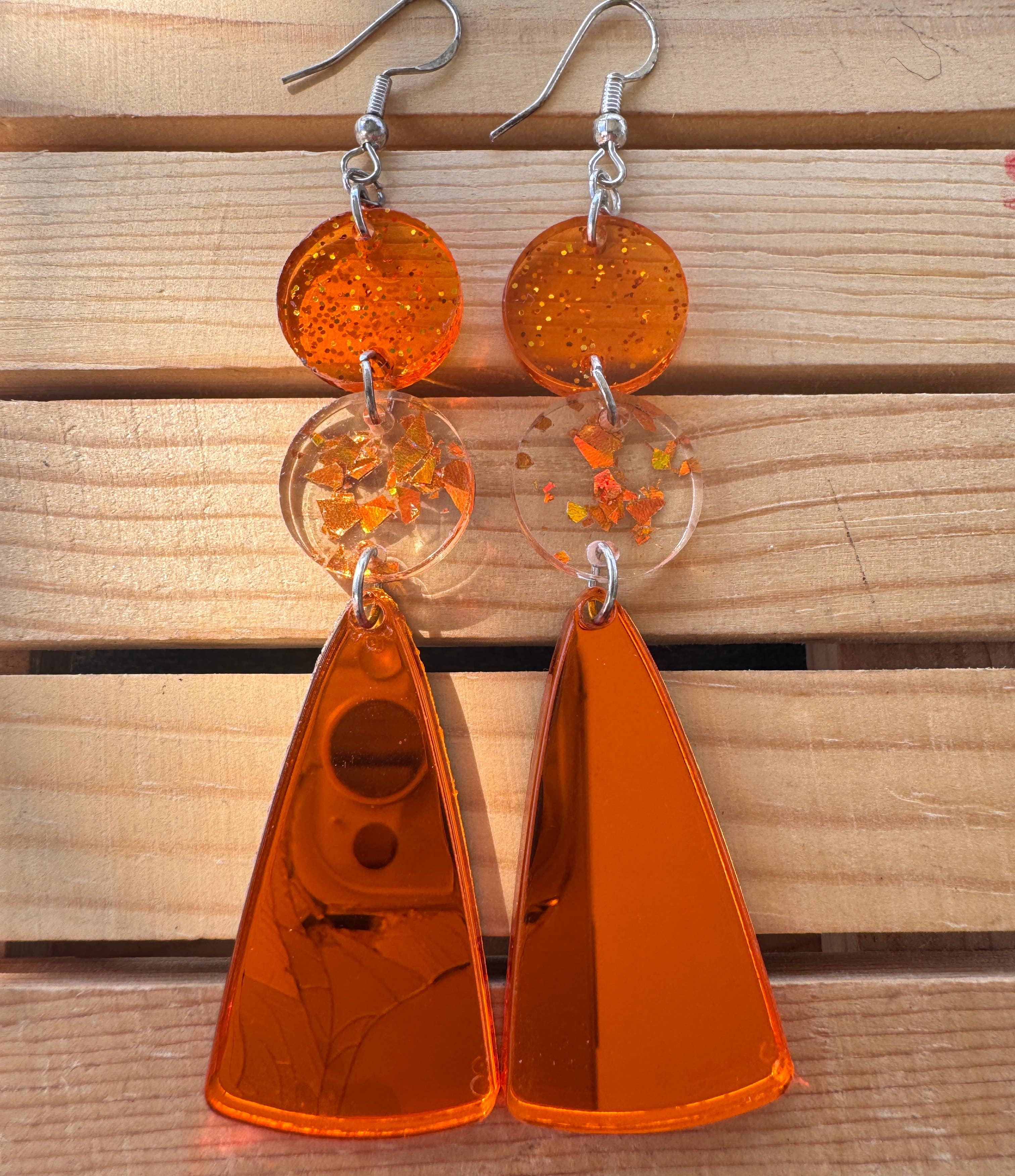 Truly Olive – Brincos de argola por atacado – Brincos de Queda com Confetti de Acrílico Laranja4