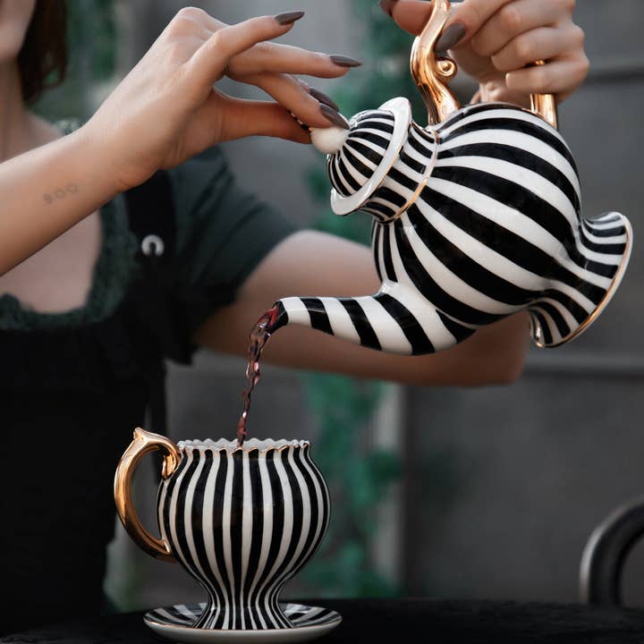 Lively Ghosts - Wholesale Tea Pot - Teapot | Grim & Ghostly Tea Set
