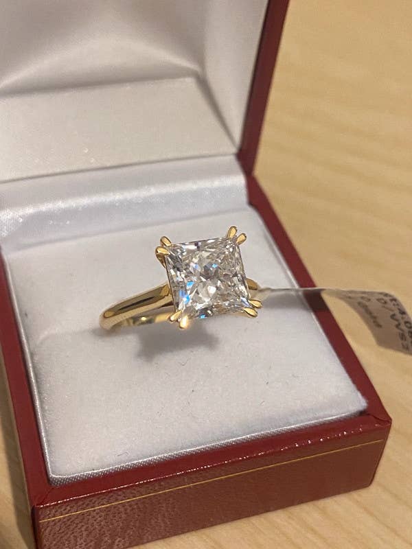 Fashionandjewels Ltd – Engroshandel Forlovelsesring – 18 karat guldring med prinsesseslebenet laboratoriedyrket diamant 4,08 ct1