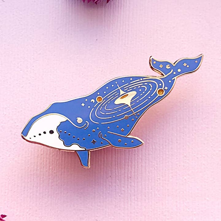 Quasar Grönlandwal (Weltenfresser) Pin für den Großhandel von Alum and Ink