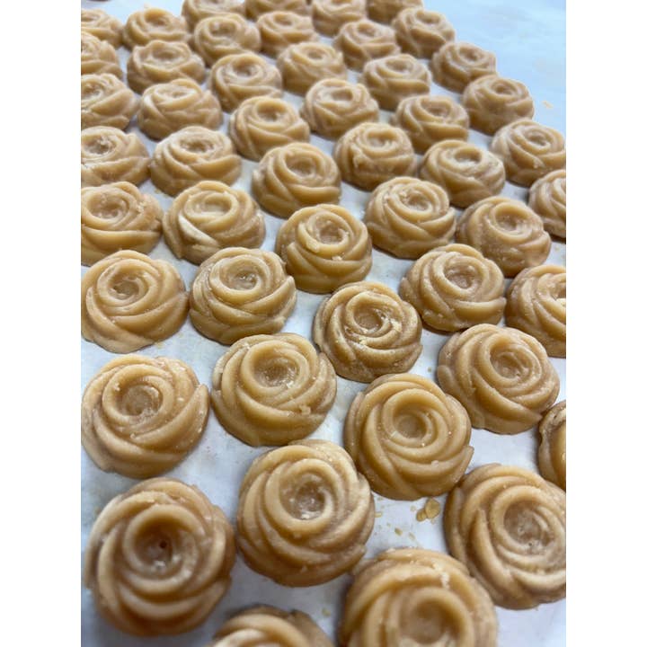 Maple City Candy - Wholesale Chocolate Box - Pure Vermont Maple Candy – 16 Piece Roses Gift Box