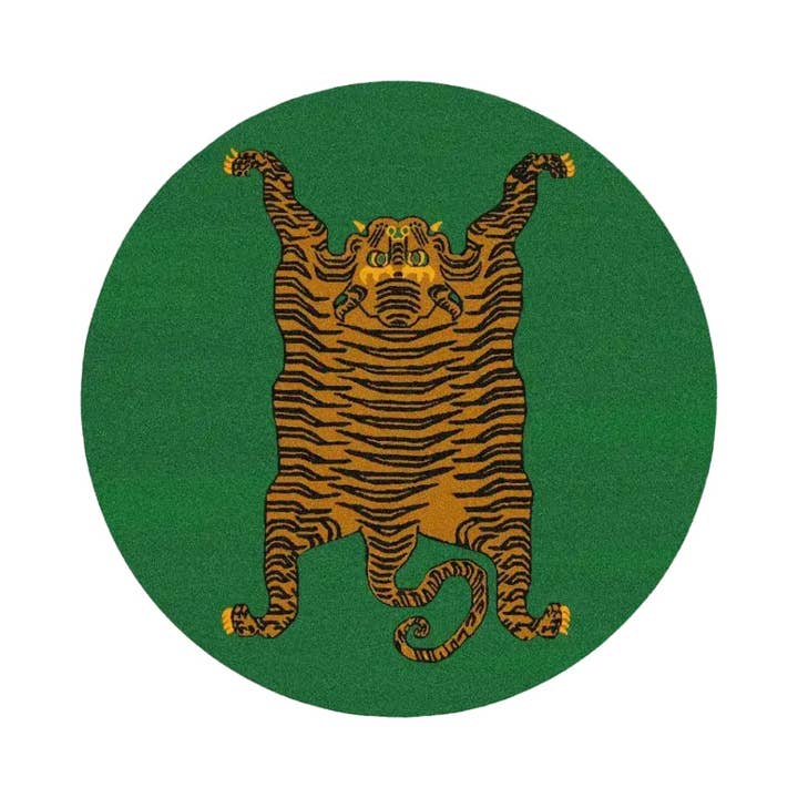 Tapis rond tufté à la main jaune tigre tibétain vert - Vert pour la vente par Maia Homes