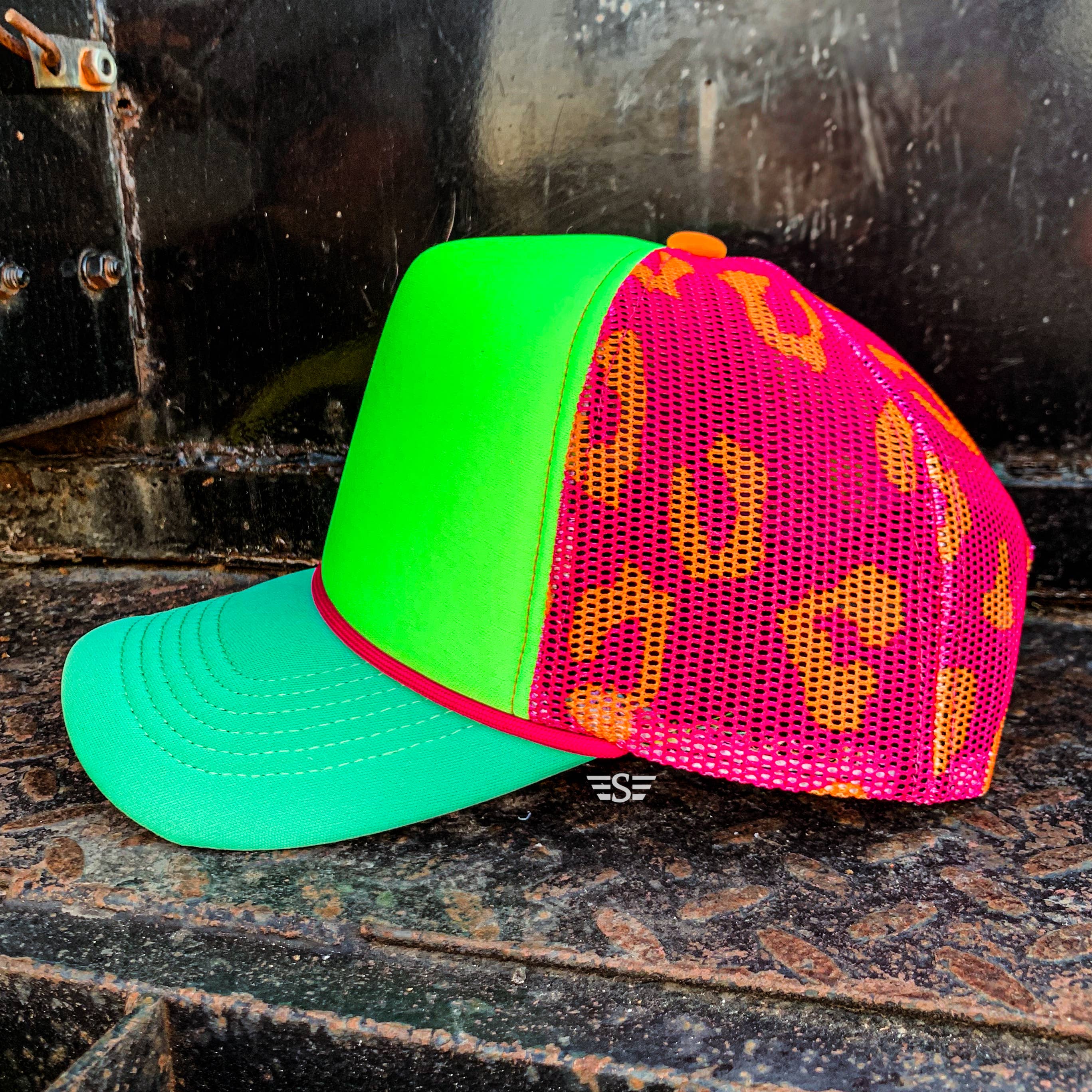Flying S Company – Boné de beisebol - Mulher por atacado – Boné Trucker de Espuma com Rede NEON LEOPARD Magna Pony™1