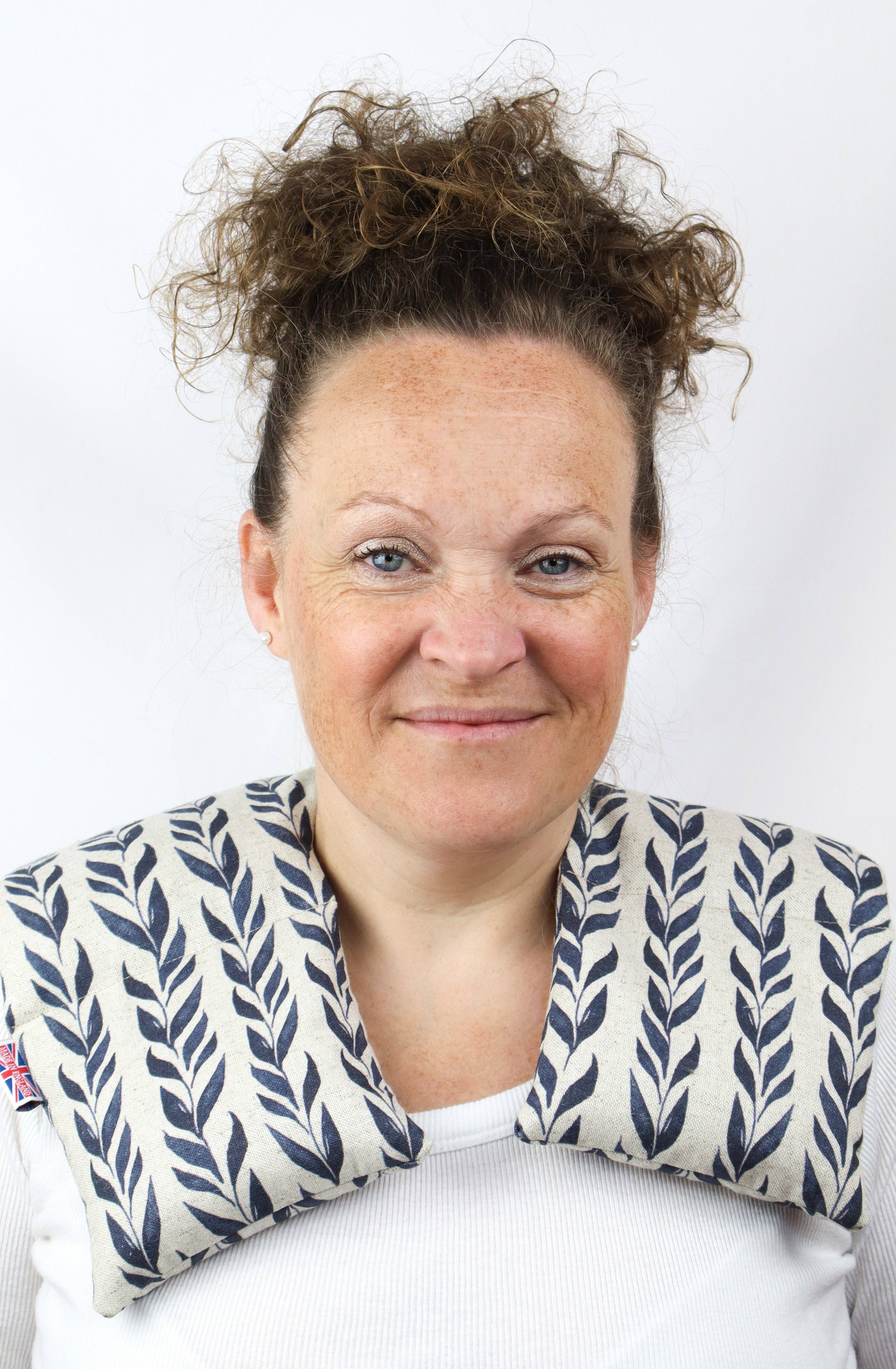 The Wheat Bag Company - Wholesale Hot/Cold Compress - Neck & Shoulder Soothing Wrap-Navy Leaf3