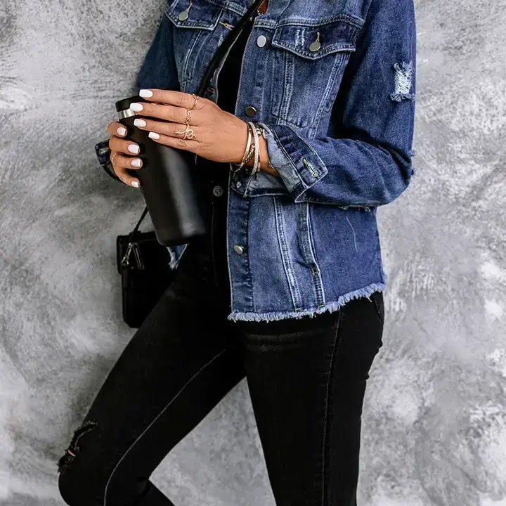 Katinki - Vendita all'ingrosso Giacca di jeans - Donna - Giacca di jeans blu effetto vissuto con orlo grezzo e bottoni15