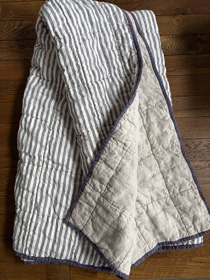 Mathilde - Wholesale Throw Blanket - Simple Lines Throw Sand/Fog Stripe2