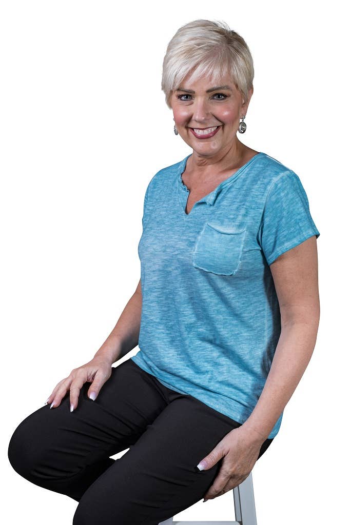 TINA Stephens Italy/Tees By Tina - Wholesale T-Shirt - Women's - Florence V-Neck Frocket Tee (BSS165)4